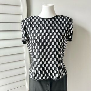 Niteline Della Rougogali White and Black Beaded Short Sleeve Shirt Size Medium